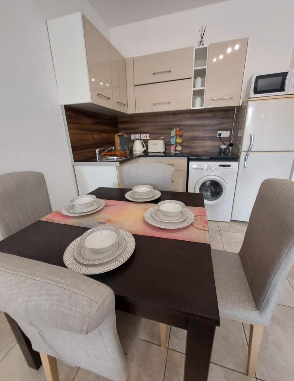 Joanne'S Cosy 1 Bdrm Apt Pafos Dış mekan fotoğraf