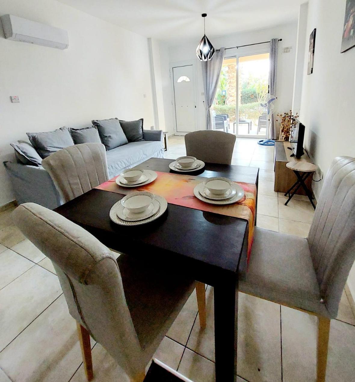 Joanne'S Cosy 1 Bdrm Apt Pafos Dış mekan fotoğraf